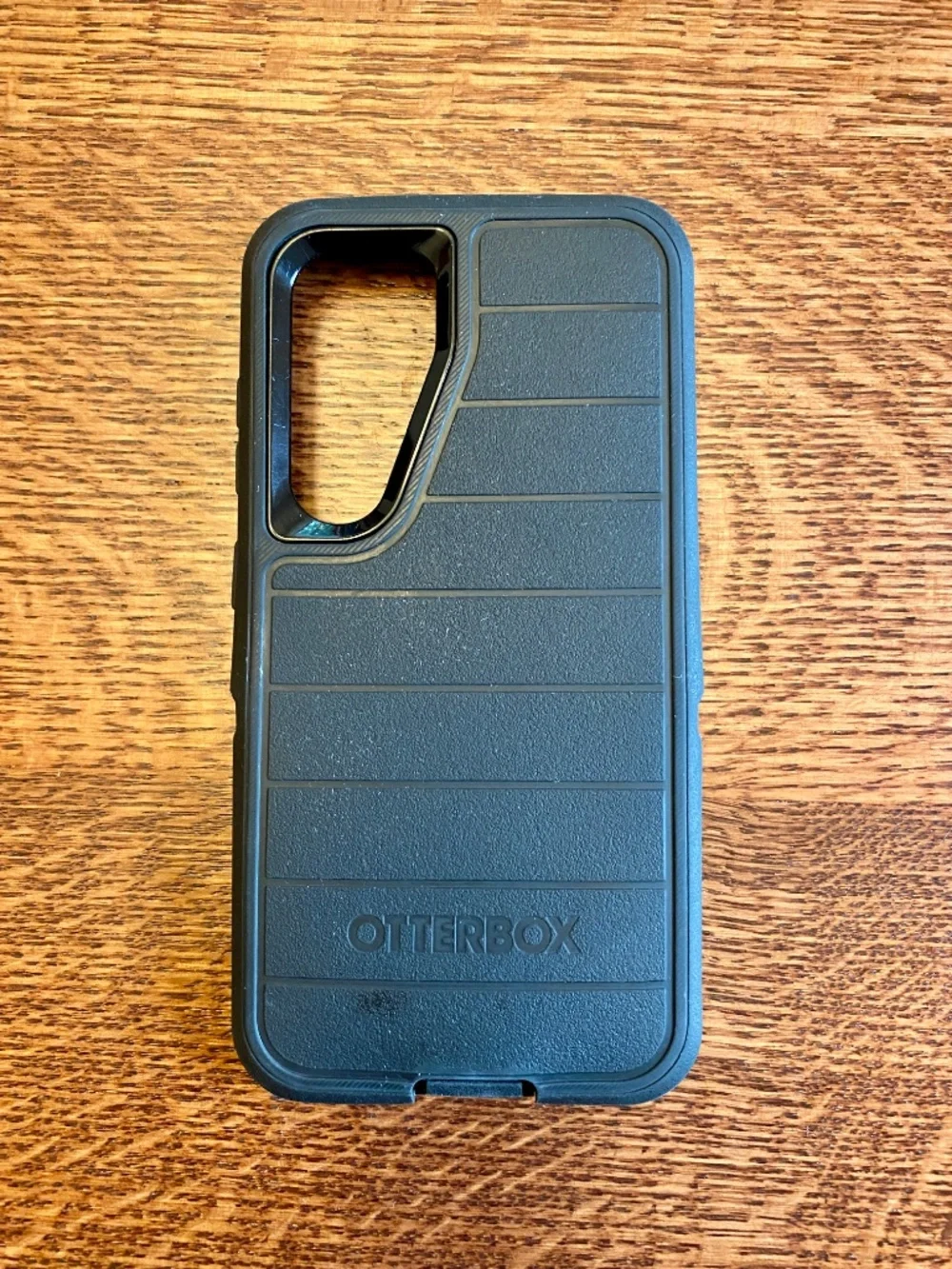 Otterbox Defender Pro Series Case w/optional holster clip Samsung S24 Black